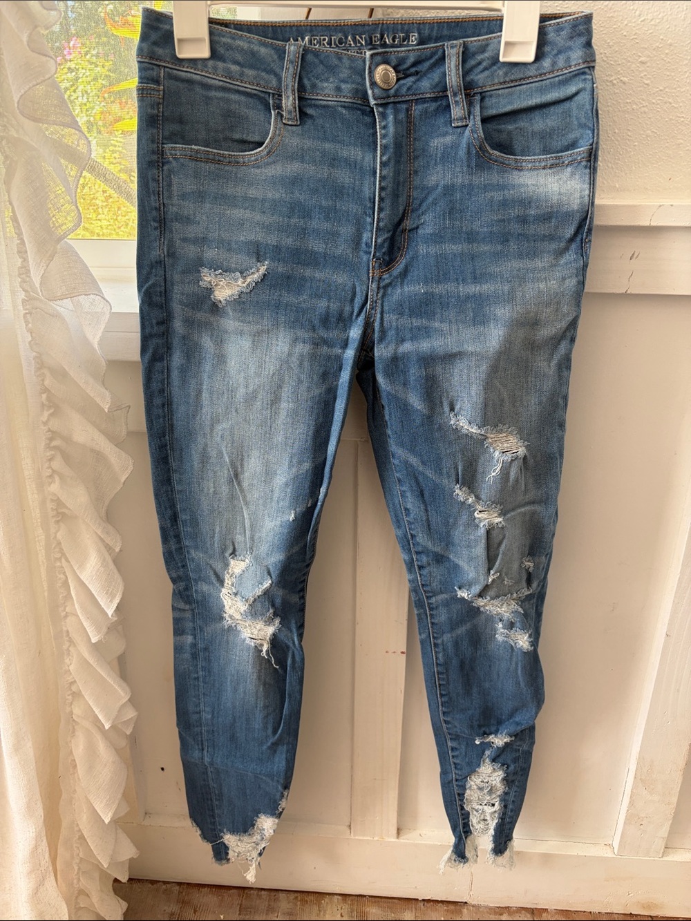 American Eagle Outfitters Distressed Medium Blue Skinny Jeans